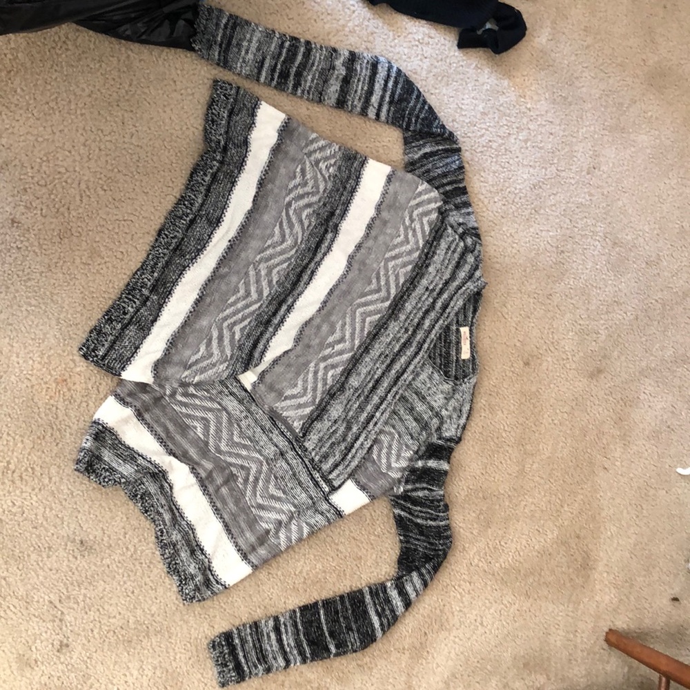 Cardigan black and white